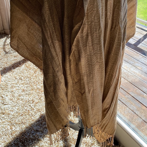 Beautiful brand? shawl scarf gold 95% rayon made in India gold beautiful scarf - Picture 3 of 5